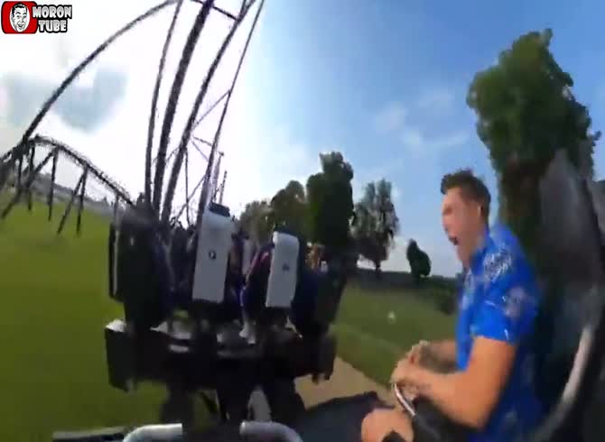 Video :In an amusement park, this guy misses everything